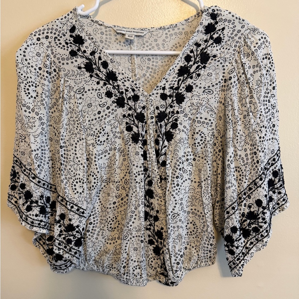 American Eagle Outfitters Black and White Floral Blouse